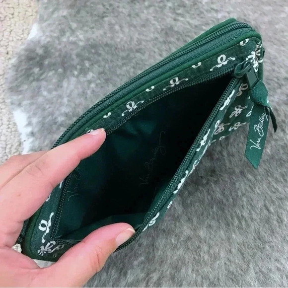 Vera Bradley Oregon Ducks Wristlet - Picture 11 of 13